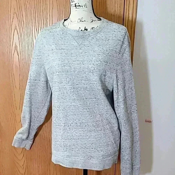 H&M Heather gray classic crewneck sweatshirt - Picture 1 of 2